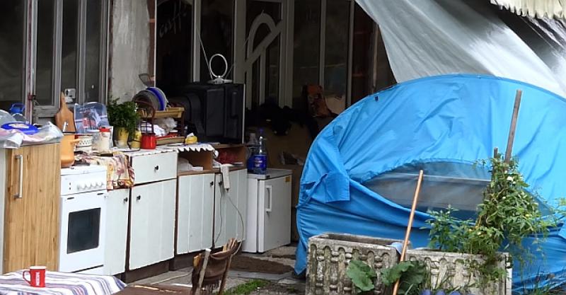 (VIDEO) A STIŽE JESEN Sedmeročlana obitelj u Busovači spava pod vedrim nebom