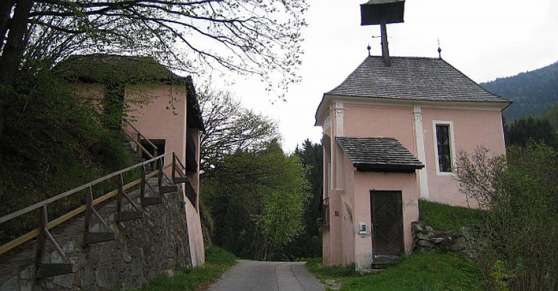 OVO JOŠ NISTE VIDJELI 'Kroz' jednu austrijsku katoličku crkvu prolazi cesta