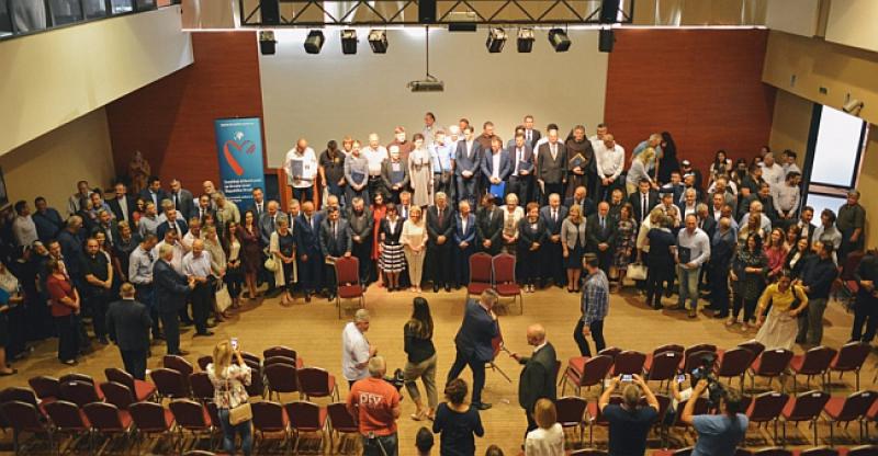 POTPISANI UGOVORI ZA PROJEKTE HRVATA U BIH 'Zajedništvom koje nas je sačuvalo kroz povijest gradit ćemo prosperitetniju sadašnjost i budućnost'