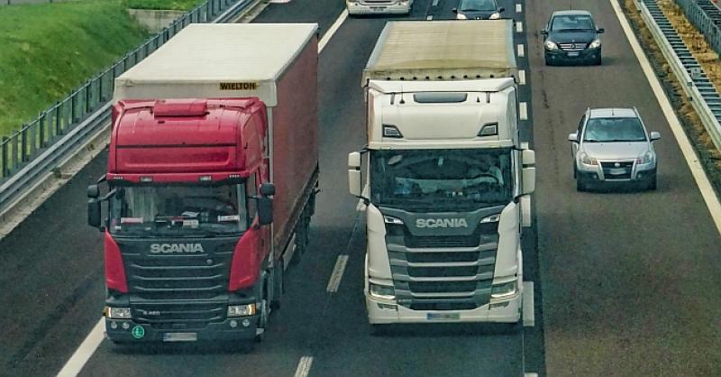 NJEMAČKA POLICIJA OTKRILA PROPUST HRVATSKE U kamionu iz BiH pronašli dvojicu Afganistanaca, krijumčarima platili 8500 eura da dođu u Njemačku