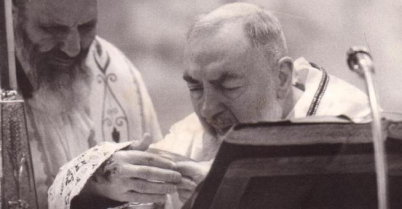 SAVJET PADRE PIA: Ako si rastresen u molitvi ovako ćeš nastaviti