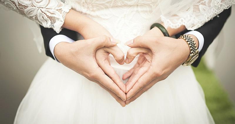 BISKUP UZINIĆ O 'SEBEDARJU' 'Bez njega u hrvatskom će se narodu smanjivati broj brakova'