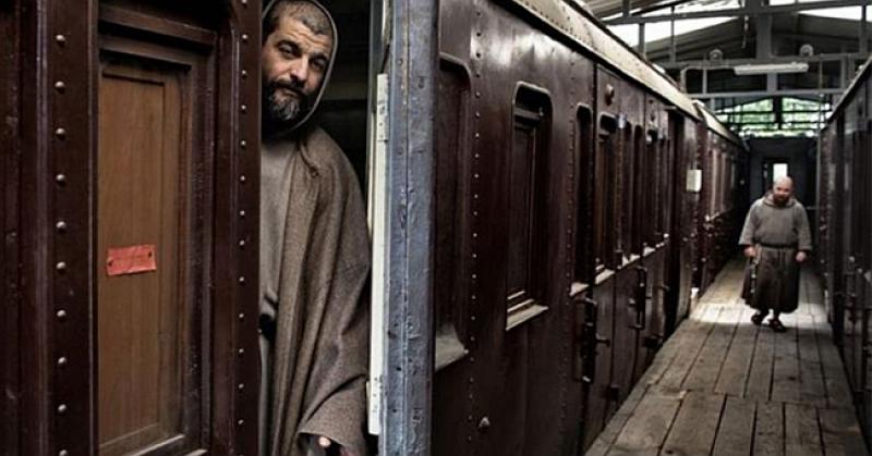 FRATRI PRETVORILI PRASTARE VAGONE U SAMOSTAN Služe im kao kapelice, ispovjedaonice...