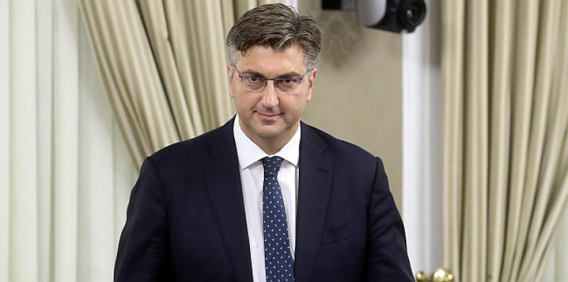 PREMIJER OPET OSUDIO GAĐANJE HRANOM SVOG KOALICIJSKOG PARTNERA 'Moramo raditi na sprječavanju govora mržnje'