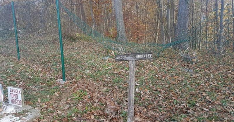 OSKVRNUTO GROBLJE U CVETLINU Stanovnici pozvani da zbog migranata noću zaključavaju vrata