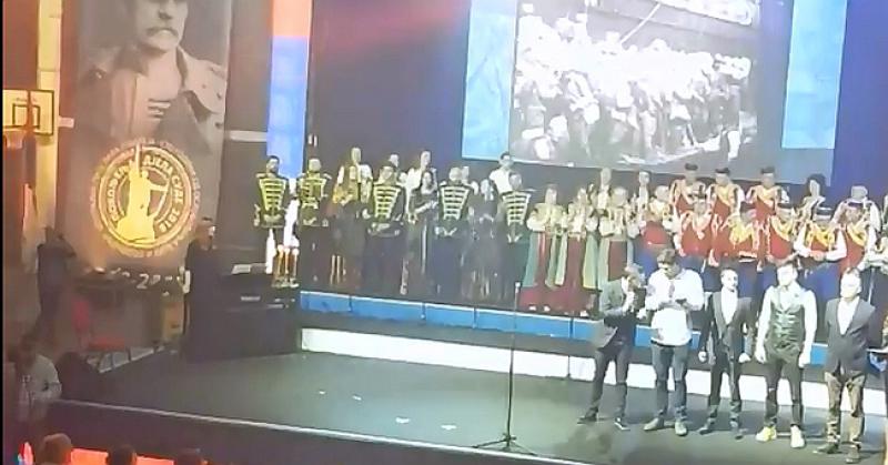 USRED BUDVE Stotine ljudi poručile: 'Crnogorci su Srbi! Oslobodit ćemo srpsko more!'