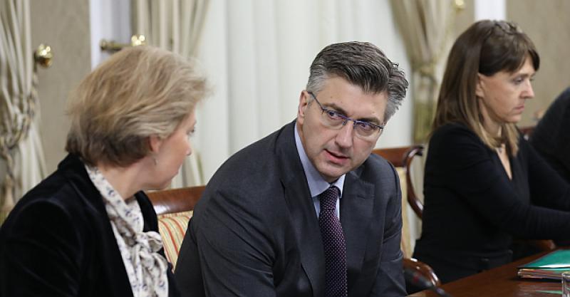 POSLODAVCI SAD IMAJU PRILIKU NAGRADITI RADNIKE Neki bi mogli dobiti veće božićnice, uskrsnice, regrese...