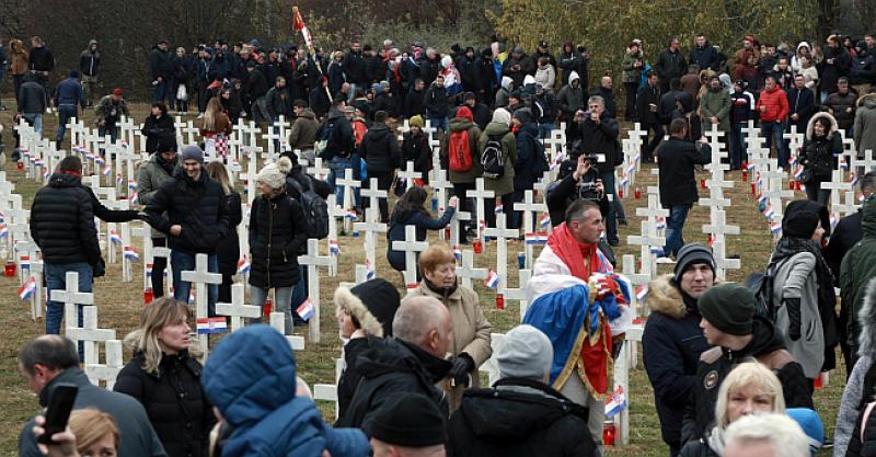 GRADIŠĆANSKI BISKUP POZVAO NA PRAŠTANJE 'U ovim grobovima leže i Srbi koji su bili lojalni svojoj rodnoj domovini Hrvatskoj'