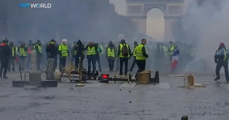 FRANCUSKI PREDSJEDNIK OBRUŠIO SE NA NASILNE PROSVJEDNIKE 'Tome nema mjesta u Republici'