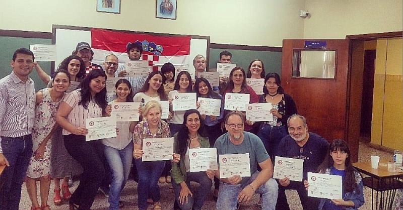 SVAKA ČAST Potomci hrvatskih iseljenika u Paragvaju 10 su mjeseci učili naš jezik, a sad su dobili i diplome