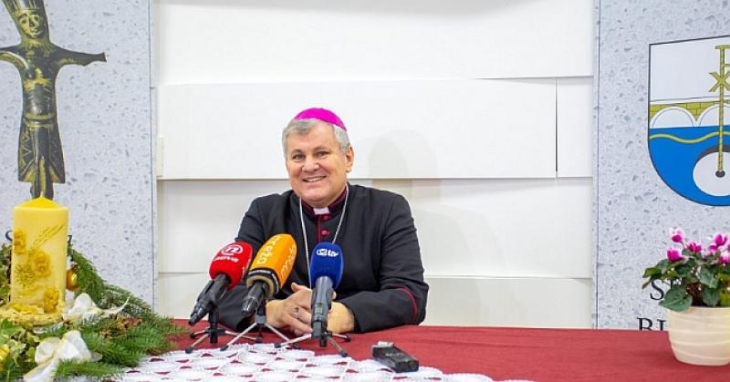 (VIDEO) BISKUP KOŠIĆ ČESTITAO BOŽIĆ Pozvao vjernike: 'Moramo nešto učiniti, zlo nas svladava'
