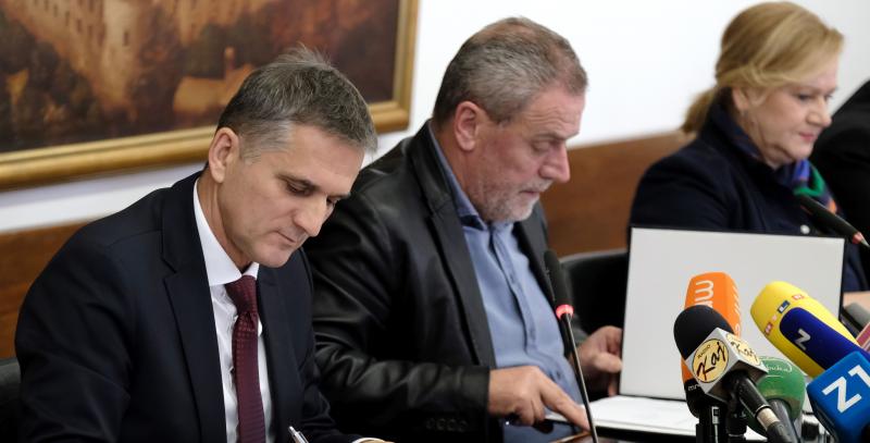BANDIĆ I MARIĆ Potpisali ugovor o darovanju državnog zemljišta za izgradnju sljemenske žičare