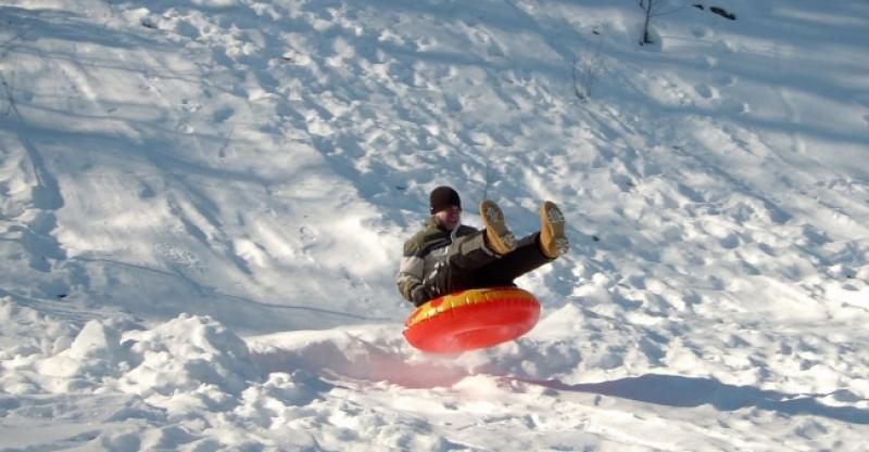 (VIDEO) ZNATE LI ŠTO JE TO PIČIGUZ? Mali Sarajlija konačno otkrio svijetu kako se zove popularna snježna igračka