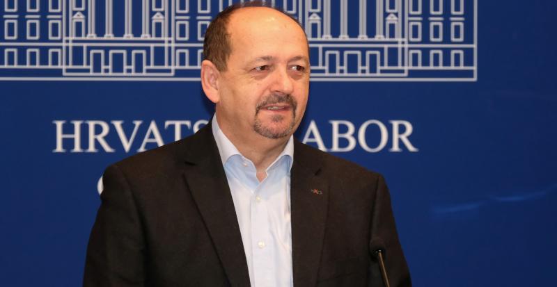 LOVRINOVIĆ Zemlju u zakup dati domaćim proizvođačima, a ne stranim vlasnicima Agrokora