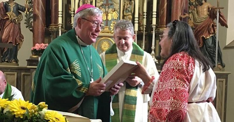 FOTOGALERIJA Hrvati Luksemburga dobili novog dušobrižnika - velečasnog Davida Ryana