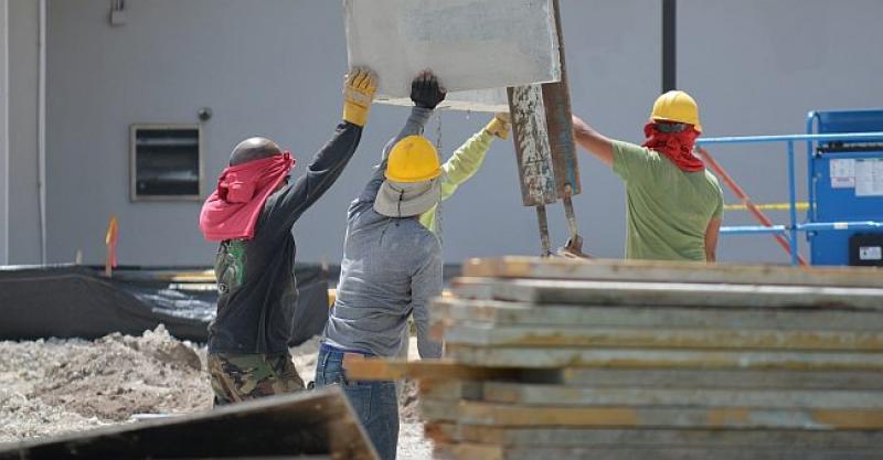 NOVA RACIJA NA 'BAUŠTELI' Čak 40 radnika 'izbačeno' s gradilišta zbog rada na crno, bez dozvole boravka...