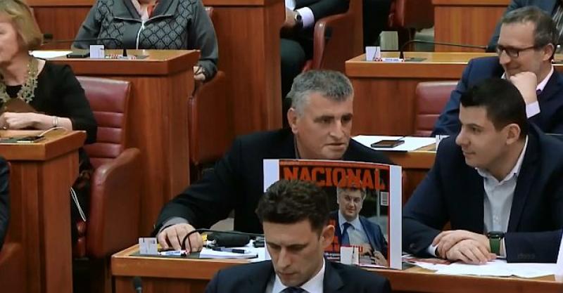 (VIDEO) BILO JE TO GODINE... Miro Bulj u Saboru pustio 'Ustani bane', a onda i zapjevao