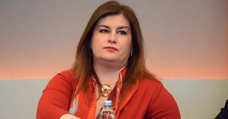MINISTRICA ŽALAC NIJE PODNIJELA OSTAVKU Nakon što je s nevažećom vozačkom autom naletjela na dijete