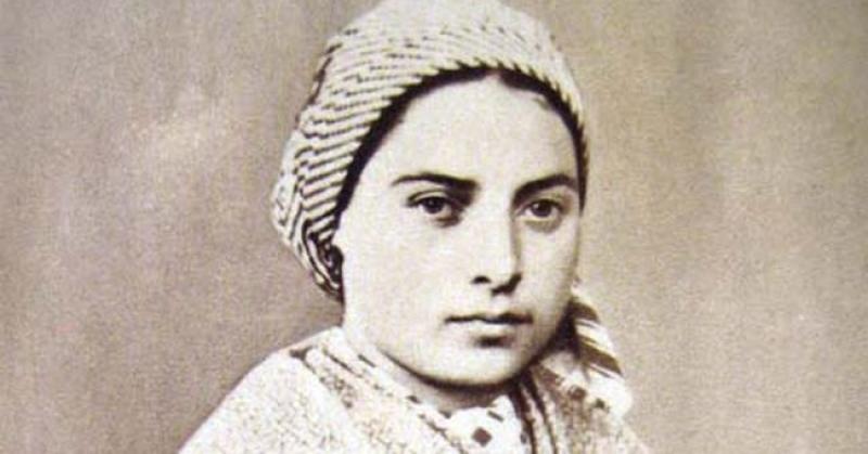 SVETA BERNARDICE, MOLI ZA NAS Kad im je prenijela ove Bogorodičine riječi, istražiteljima je bilo jasno da neuka pastirica ne laže