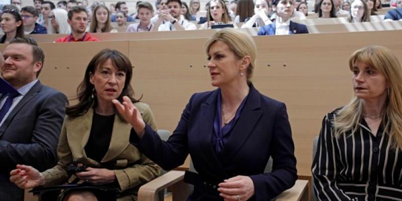 PREDSJEDNICA KAŽE Val iseljavanja iz Hrvatske polako opada jer su ljudi shvatili da u inozemstvu ne teku med i mlijeko