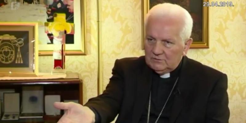 (VIDEO) BISKUP KOMARICA 'Svjetski bogovi i domaći bogići ne dozvoljavaju povratak Hrvata u Republiku Srpsku'
