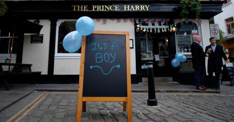 ROĐENJE KRALJEVSKE BEBE Kako će se zvati sin princa Harryja i Meghan?