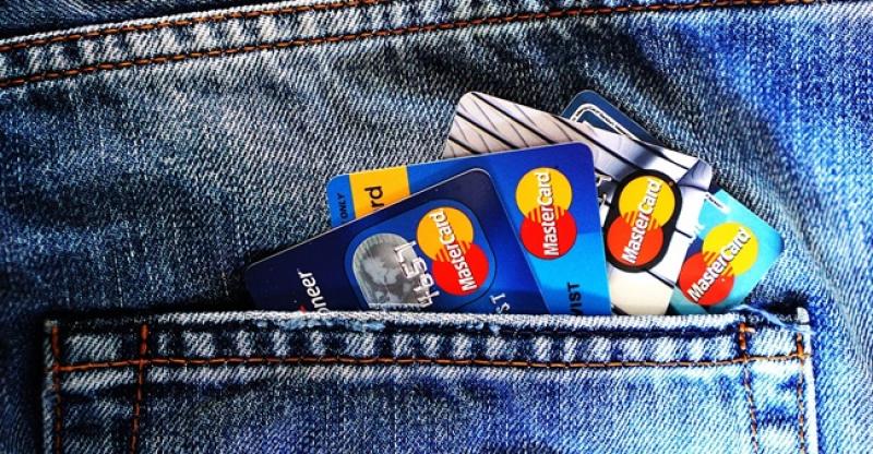 NJEMAČKI POTROŠAČI  2018. prvi put više plaćali karticama nego gotovinom