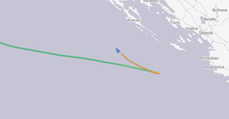 DRAMA KOD KORNATA Trajekt s 250 putnika i 92 člana posade pluta na pučini