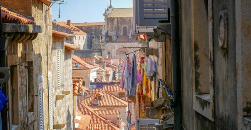 DUBROVAČKI IZNAJMLJIVAČ O NEUGODNIM ISKUSTVIMA 'Cure iz Irske zapamtio je cijeli grad, a mladim Englezima i Australcima više ne iznajmljujemo'