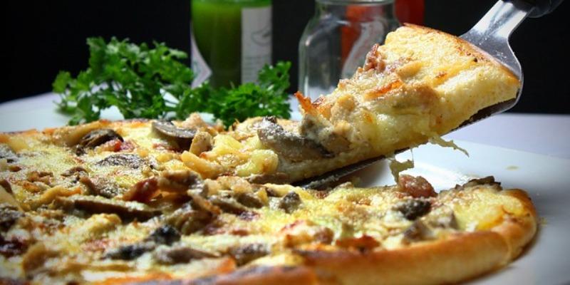 EVO OTKUDA DOLAZI PIVSKI TRBUH Industrijski prerađena gotova hrana potiče vas na to da jedete još više