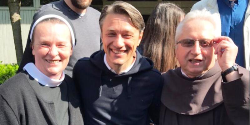 NAJLJEPŠI FOTO PRIZORI IZ MÜNCHENA Niko i Robert Kovač na svetoj misi sa hrvatskim vjernicima