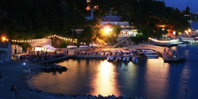 ZA DANE SVETE JELENE Sportska, kulturna i vjerska događanja u Dramlju