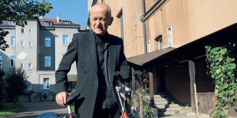 ISUSOVAC O. ANTUN CVEK Preminuo je u jutarnjim satima okrijepljen svetim sakramentima u 86. godini života