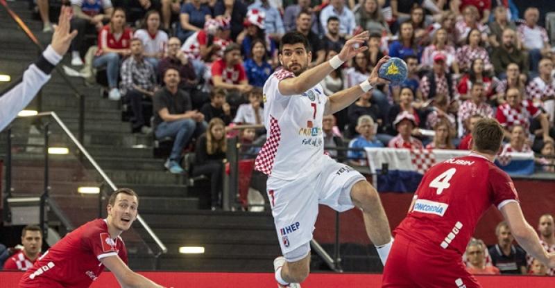 PRED PREPUNOM DVORANOM HRVATSKIH NAVIJAČA U ZUGU Hrvatski rukometaši pobjedom potvrdili prvo mjesto u skupini