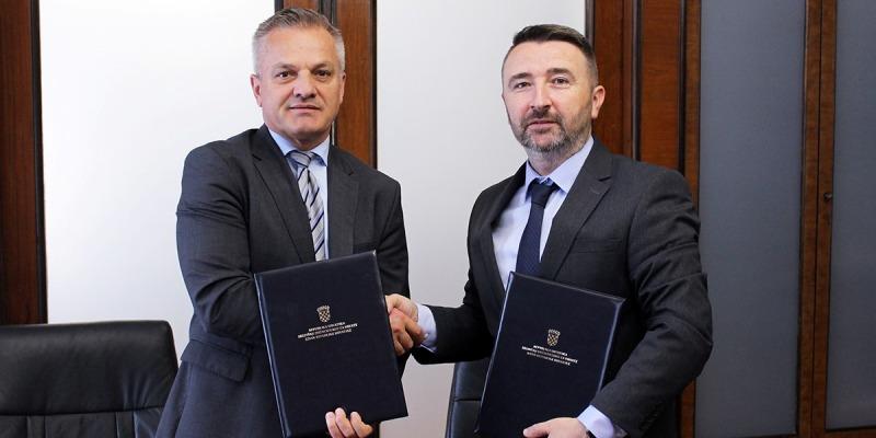 POTPISAN SPORAZUM O SURADNJI IZMEĐU Središnjeg državnog ureda za Hrvate izvan Republike Hrvatske i Veleučilišta Lavoslava Ružička iz Vukovara