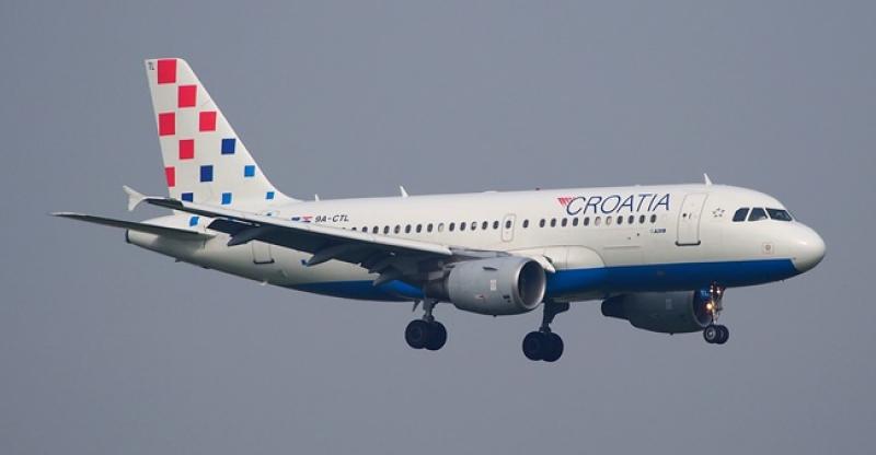 PUTNICI KOJI SU DOPUTOVALI IZ MÜNCHENA U ZAGREB Sat vremena čekali u avionu, nisu smjeli van