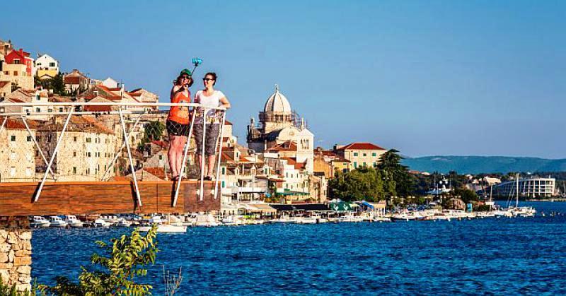 BRITANSKA NOVINARKA NAHVALILA NAŠ NAJSTARIJI IZVORNI GRAD NA JADRANU Šibenik je jadranski dragulj i nevjerojatna kombinacija ljepote i povijesti'