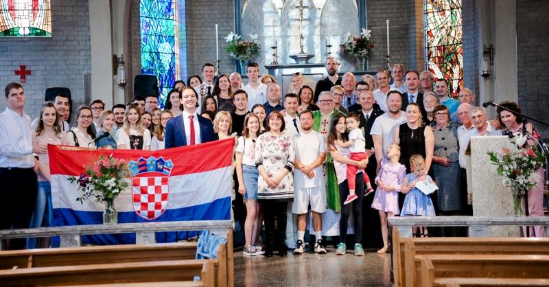 FRA LJUBOMIR ŠIMUNOVIĆ IZ LONDONA 'Domovini treba Božji blagoslov. Potrebni su oni koji će, umjesto mrmljanja, moliti!