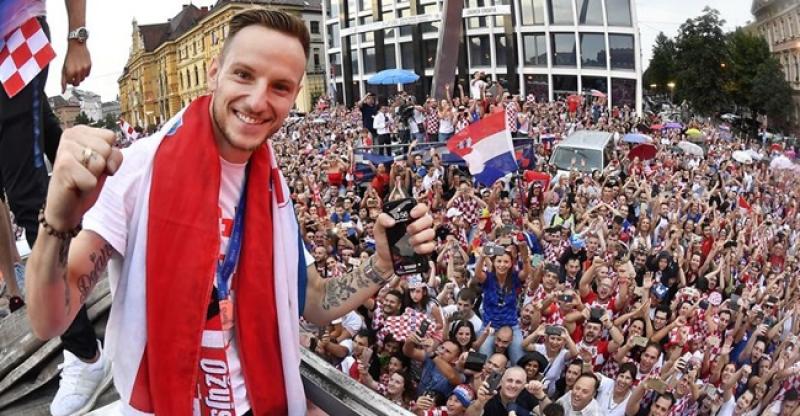 IVAN RAKITIĆ UPUTIO JE POZIV HRVATIMA U DOMOVINI I IZVAN NJE '16. srpnja svi zajedno stavimo kockice i izađimo na ulice!'