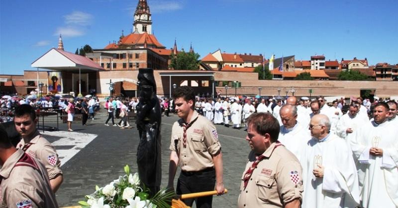 (VIDEO) MAJKO BOŽJA BISTRIČKA, MOLI ZA NAS Danas slavimo blagdan Majke Božje Bistričke!