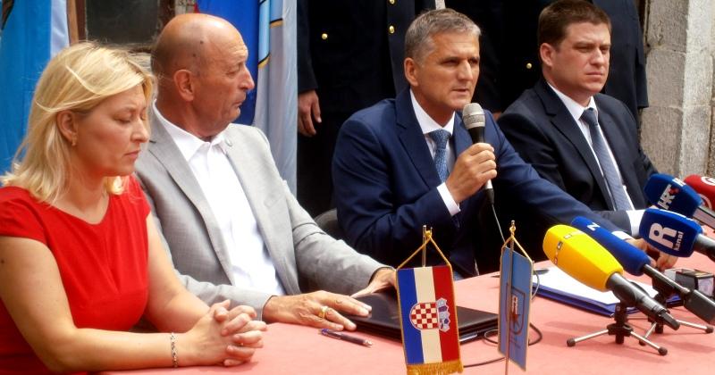 ZBOG SUMNJIVIH POSLOVA S NEKRETNINAMA Goran Marić podnio ostavku na mjesto ministra državne imovine!