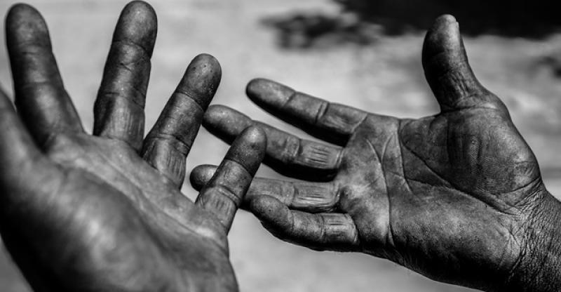 MLADIĆ SE SASTAO S DIREKTOROM VELIKE TVRTKE RADI RAZGOVORA ZA POSAO Direktor ga je poslao da ode kući i opere očeve ruke