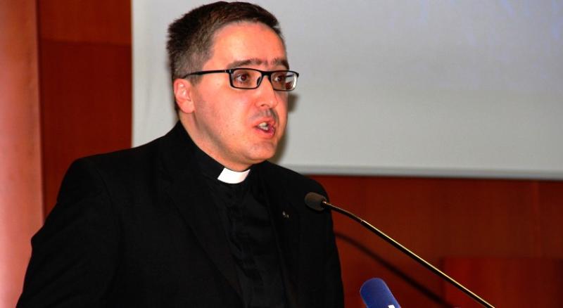 OGLASIO SE PROVINCIJAL RENIĆ O. Mandurić uspješno promovira kršćanski nauk, ali je katkad nagao i nespretan