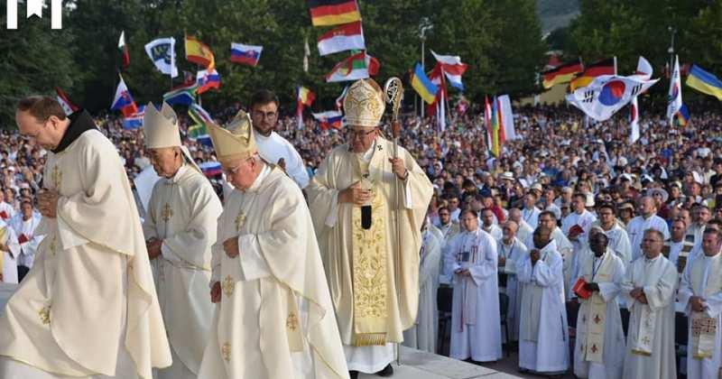 NA 30. FESTIVALU MLADIH U MEĐUGORJU 2.524.300 POSJETITELJA IZ CIJELOG SVIJETA Kardinalu Puljiću koncelebriralo 537 svećenika