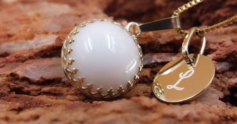 NA PRVI POGLED PRILIČNO BIZARNO Njemačka umjetnica izrađuje nakit od majčina mlijeka