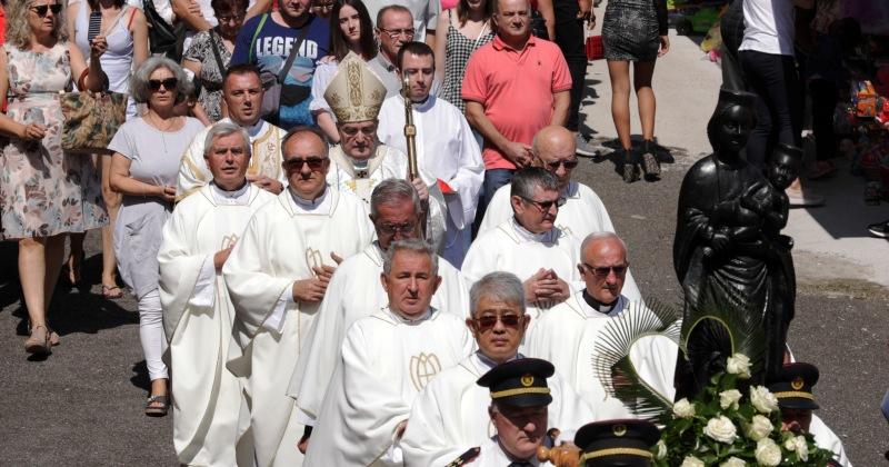 (VIDEO) KARDINAL BOZANIĆ Današnja svetkovina pokazuje da je ljubav jača od smrti, da je u Boga neizmjerna snaga i da je Božja snaga dobrota i ljubav