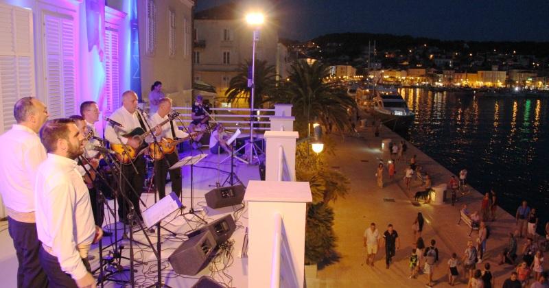 PROŠEĆITE RIVOM I UŽIVAJTE U ZVUCIMA 9. Festivala lošinjskih balkona od 21. do 22. kolovoza