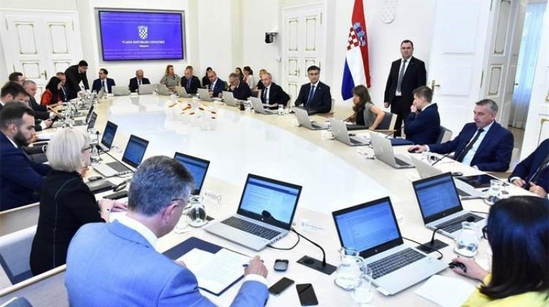 VLADA REPUBLIKE HRVATSKE Usporedba suvremene Hrvatske s NDH je neprimjerena i nedopustiva