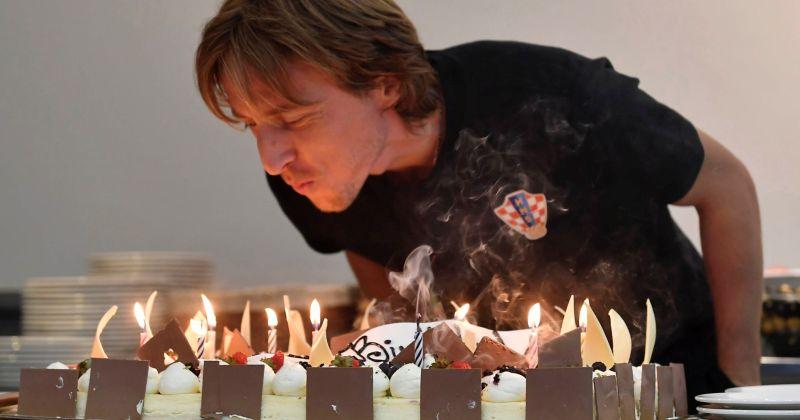 LUKA MODRIĆ SLAVI 34. ROĐENDAN Sretan ti rođendan, dragi kapetane! Svi smo uz tebe!
