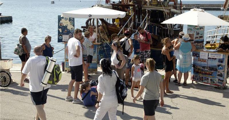 (HRVATSKA) NAJPOSJEĆENIJI DUBROVNIK, ROVINJ, POREČ, SPLIT I MEDULIN U 8 mjeseci 5 posto više turističkih dolazaka i 2 posto više noćenja